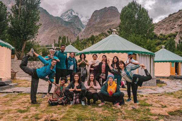 enseigner le yoga au Pakistan